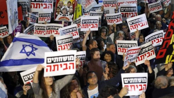 مظاهرات حاشدة في تل أبيب مطالبة باستقالة نتنياهو 