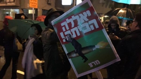 سجائر فاخرة وشامبانيا.. هل تطيح بمستقبل نتنياهو؟