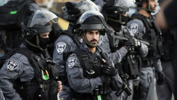 حين يفرغ شارع الواد المقدسي من سكانه ويصبح اشبه بثكنة عسكرية حين يفرغ شارع الواد المقدسي من سكانه ويصبح اشبه بثكنة عسكرية