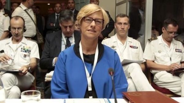 وزيرة الدفاع الإيطالية روبرتا بينوتي