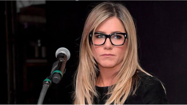 النجمة العالمية جنيفر انيستون