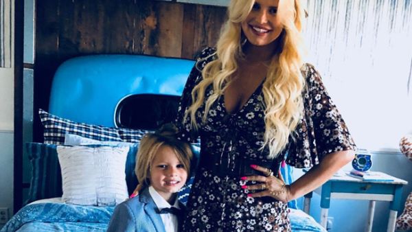  blonde beauty is not tempted to have any more kids  (Source: Jessicasimpson / Instagram)