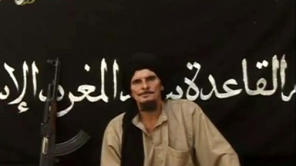 لقطة من فيديو نشر على موقع وكالة الصحراء الموريتانية للانباء للجهادي الفرنسي جيل لوغان
