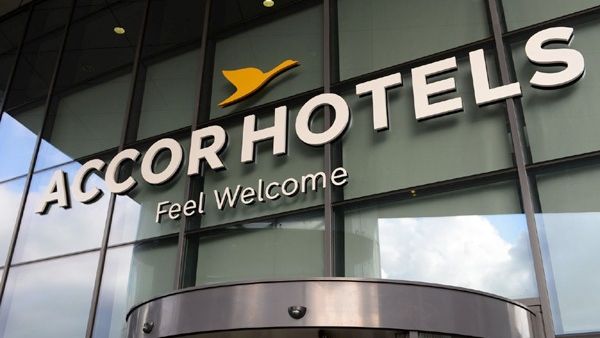Mövenpick Holding will continue on its strong growth path with Mövenpick Fine Foods, Mövenpick Wein and Marché International. Mövenpick Holding will continue on its strong growth path with Mövenpick Fine Foods, Mövenpick Wein and Marché International.