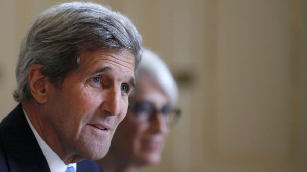 US Secretary of State John Kerry (L) and US Under Secretary for Political Affairs Wendy Sherman meet with Iranian Foreign Minister Javad Zarif (not pictured) at a hotel in Vienna, Austria on July 1, 2015 (AFP/Carlos Barria)