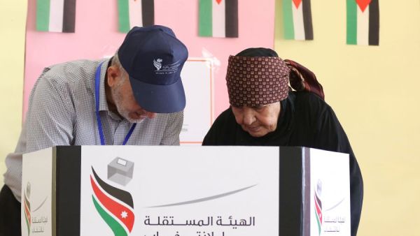الأردني ينهي مرحلة التصويت في الانتخابات البرلمانية وجهات تشكك في صحتها