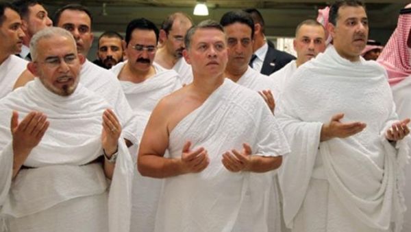 العاهل الاردني يؤدي مناسك العمرة خلال زيارته الاخيرة الى السعودية/أ.ف.ب