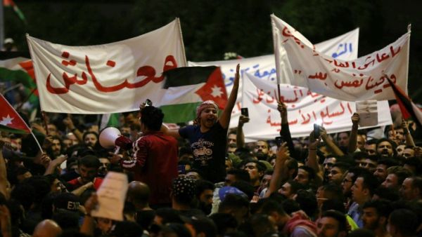 التظاهرات تنظم منذ أسبوع في المساء بعد إفطارات رمضان، وتمتد حتى ساعة متأخرة من الليل