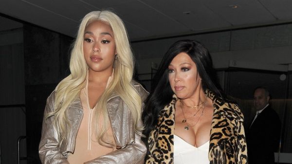 جوردن وودز ووالدتها إليزابيث وودز