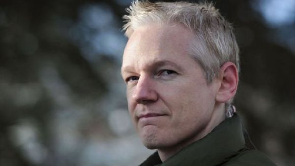 مؤسس موقع ويكيليكس جوليان اسانج