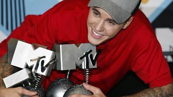 جاستين بيبر (صاحب أكبر جمهور) في حفل MTV 