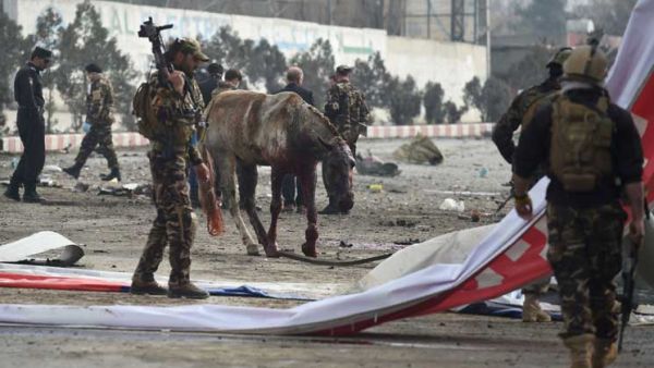 قتيل على الأقل في تفجير انتحاري بسيارة مفخخة ضد موكب لقوات أجنبية في كابول
