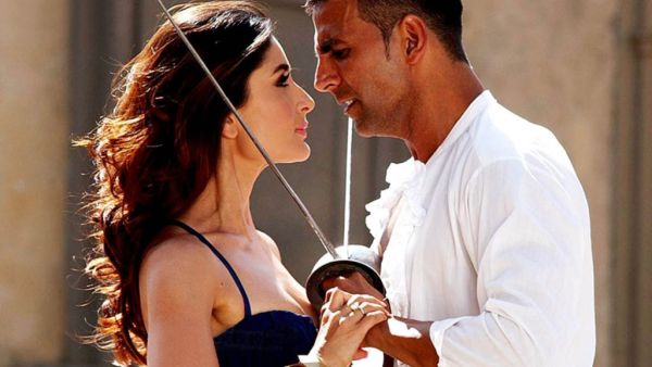 أكشاي كومار، كارينا كابور