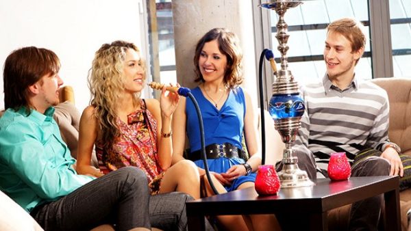 الأرجيلة عند النساء