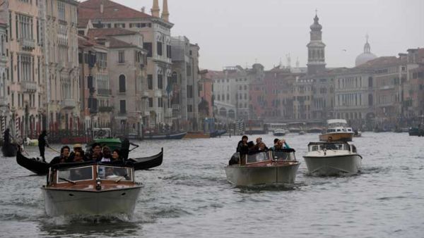 بعد كاتالونيا منطقتا لومبارديا والبندقية الإيطاليتان تصوتان من أجل استقلال أكبر
