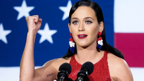 Katy Perry has funded an advert that compares Trump's policy of dealing with terrorism to the Second World War's forced-labour camps. (www.mylook.co)