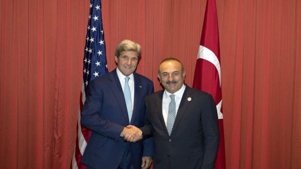 جاويش أوغلو وكيري يبحثان الأوضاع في سوريا