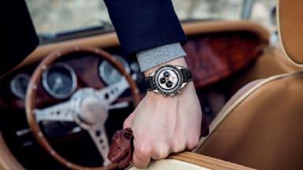 o many of the iconic features have been retained, yet the watch is on a mission to reach new fans, through several updates to its stunning design. o many of the iconic features have been retained, yet the watch is on a mission to reach new fans, through several updates to its stunning design.