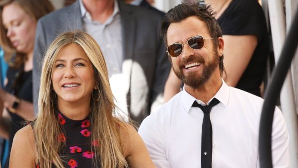 جينيفر أنيستون وجاستن ثيروكس