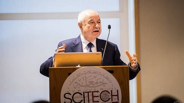 Dr. Talal Abu-Ghazaleh discussed the idea of establishing innovation incubators and advanced study programs in the Arab world. Dr. Talal Abu-Ghazaleh discussed the idea of establishing innovation incubators and advanced study programs in the Arab world.
