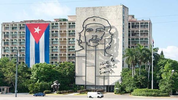 وفاة وزير الداخلية الكوبي كارلوس فيرنانديز غوندين