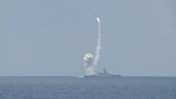  قيام الأسطول الروسي في البحر الأبيض المتوسط بإطلاق صواريخ كروز على قواعد داعش في سوريا 