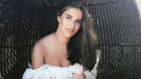 Lara danced energetically and attractively to the tunes of the song "In My Feelings" for Universal star Drake (Source: laracscandar - Instagram)