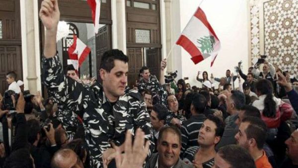 الافراج عن اللبنانيين العسكريين