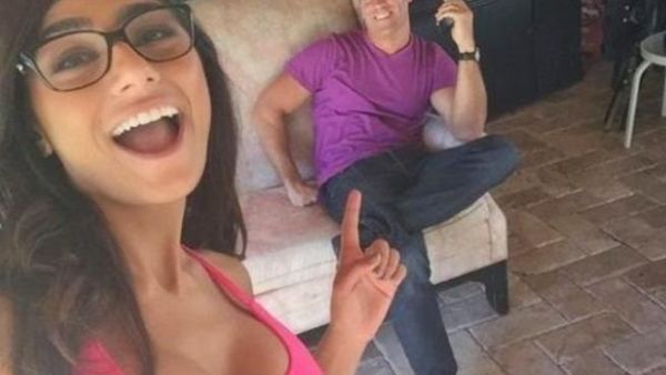 الممثلة الاباحية ميا خليفة