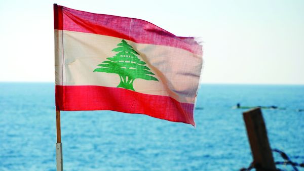 أزنح إعلان بلبنان