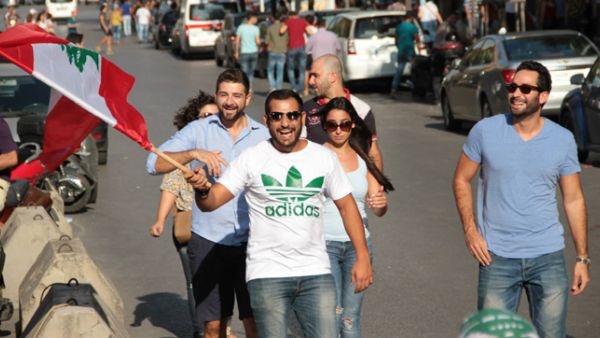 هل وقف حزب الله وراء الحراك ضد الحكومة ؟