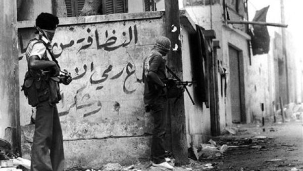 وصفت "السفير" الوضع الحالي في لبنان بـ"الحرب الاهلية الباردة"