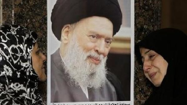لبنانيات من الطائفة الشيعية يبكين المرجع الراحل