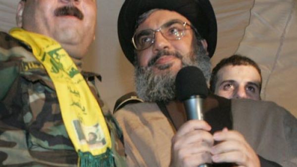 سمير القنطار مع الامين العام لحزب الله/ارشيفية