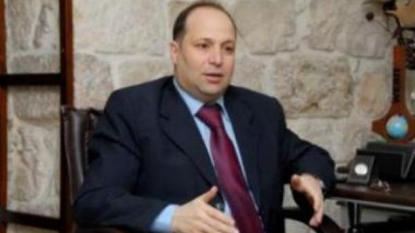 كمن مسلحون لجمو فجر الاربعاء لدى عودته الى منزله في بلدة الصرفند الجنوبية وقتلوه باكثر من عشرين رصاصة