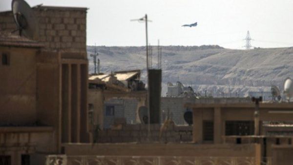 غارة للطيران الحربي السوري السبت على بلدة عرسال في البقاع اللبناني