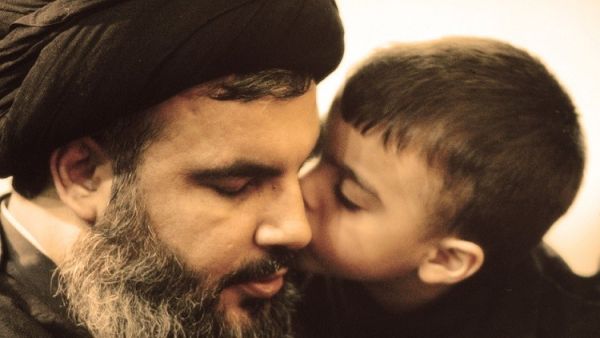 حسن نصر الله وابنه محمد مهدي- صورة أرشيفية
