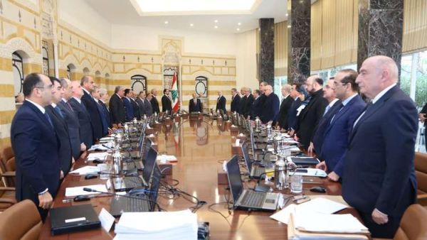 الرئيس اللبناني ميشال عون يعقد اجتماع المجلس الوزاري
