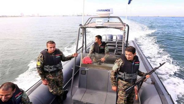 حرس السواحل يضبط قاربا ألمانيا داخل المياه الإقليمية الليبية