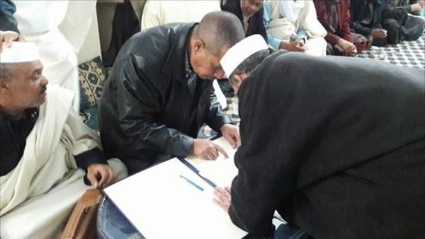 قبيلتا "أولاد سليمان" و"القذاذفة" المتناحرتان في سبها الليبية توقعان اتفاقية مصالحة
