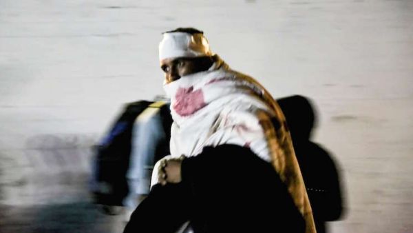 آلاف يفرّون من حريق بمخيم لاجئين على جزيرة ليسبوس اليونانية