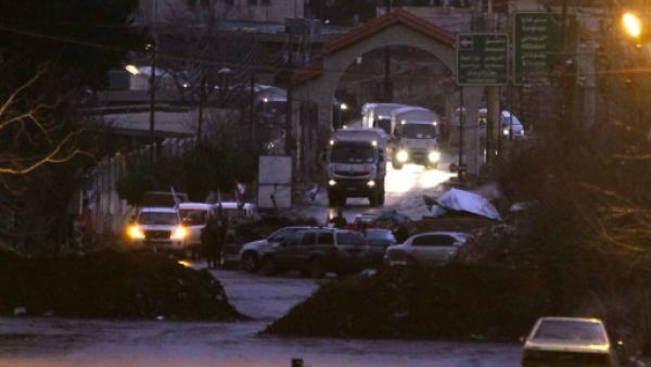 قافلة للهلال الاحمر السوري تدخل بلدة مضايا
