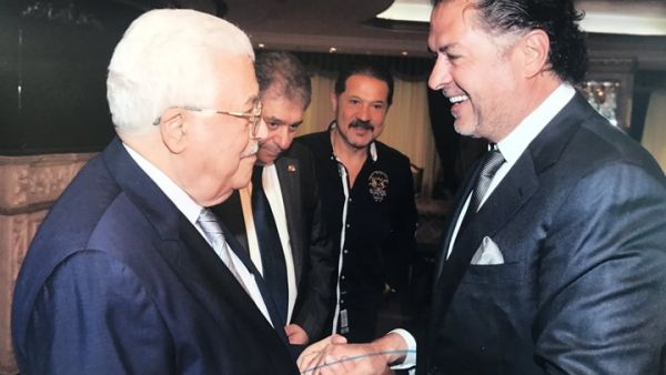 استذكر الشاب مواقف لعباس، منها المشاركة في جنازة بيريز 