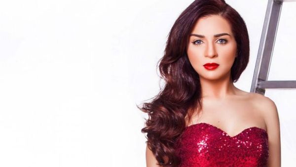الفنانة المصرية مي عز الدين