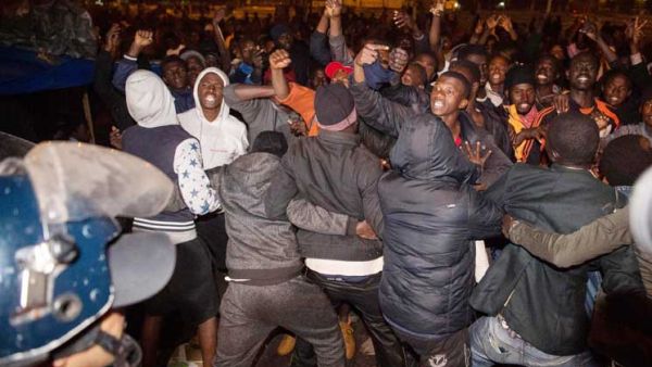 مسؤول ببرنامج الأغذية العالمي: هبوط أول طائرة إغاثية في مطار صنعاء
