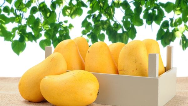 Omanis are incredibly excited about mango season. (Shutterstock)
