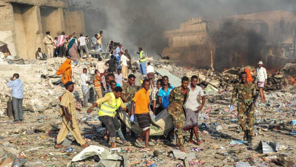 إصابة القائم بالأعمال القطري بجروح في تفجير مقديشو
