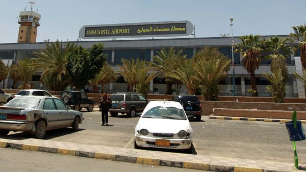 هبوط أول طائرة في صنعاء على متنها عمال إغاثة 