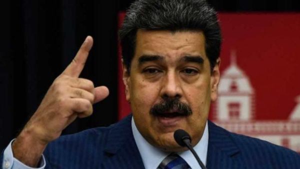 قال الكولونيل في سلاح البرّ روبن ألبرتو باث خيمينيث "أنا ما عدت أعترف بمادورو رئيسا"