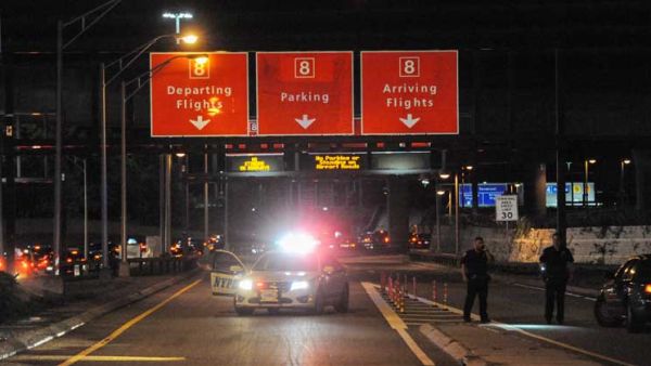 أخليت الصالة بدافع الحذر بشكل كبير.. على المسافرين الاتصال بشركات طيرانهم